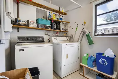 160 NW 34th St, Oakland Park, FL 33309 - Photo 22