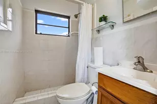 160 NW 34th St, Oakland Park, FL 33309 - Photo 14