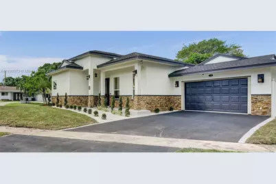 300 W Chaminade Dr, Hollywood, FL 33021 - Photo 1