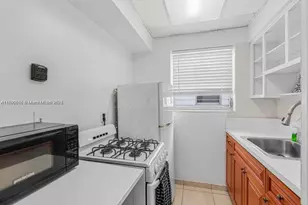 200 76th St, Miami Beach, FL 33141 - Photo 10