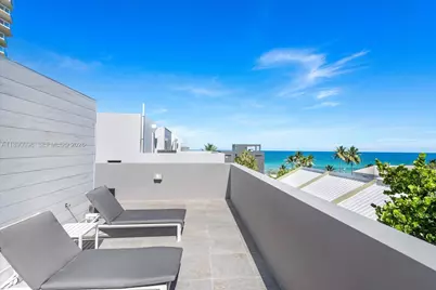 332 Balboa St, Hollywood, FL 33019 - Photo 10