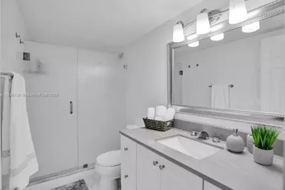 5161 Collins Ave #412, Miami Beach, FL 33140 - Photo 16