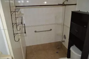 8851 NW 119th St, Hialeah Gardens, FL 33018 - Photo 18