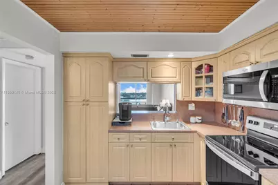 1100 Colony Point Cir #504, Pembroke Pines, FL 33026 - Photo 10