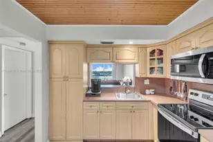 1100 Colony Point Cir, Pembroke Pines, FL 33026 - Photo 10