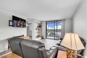 1100 Colony Point Cir, Pembroke Pines, FL 33026 - Photo 6