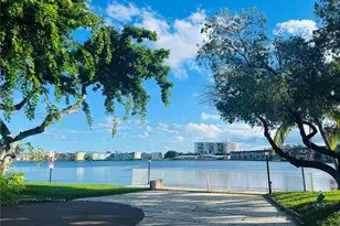 19001 NE 14th Ave, Miami, FL 33179 - Photo 18