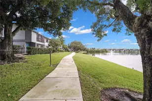 2737 S Oakland Forest Dr, Oakland Park, FL 33309 - Photo 26