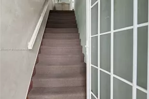 2737 S Oakland Forest Dr, Oakland Park, FL 33309 - Photo 4