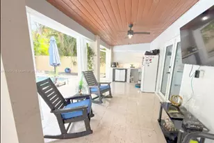 16841 NW 80th Ct, Miami Lakes, FL 33016 - Photo 10