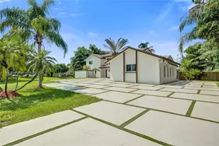 2181 SW 117th Terrace, Davie, FL 33325 - Photo 2