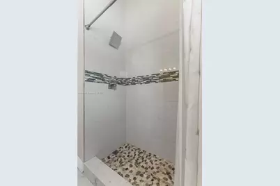 20003 NE 6th Ct Cir #N/A, Miami, FL 33179 - Photo 16