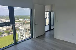 121 NE 34th St, Miami, FL 33137 - Photo 12