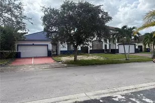10272 SW 227th Ln, Cutler Bay, FL 33190 - Photo 4