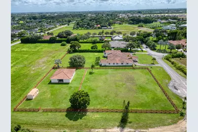 27743 SW 172nd Pl, Homestead, FL 33031 - Photo 4