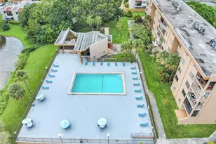 8895 Fontainebleau Blvd, Miami, FL 33172 - Photo 40