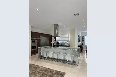 16326 N Mariposa Cir N, Pembroke Pines, FL 33331 - Photo 2
