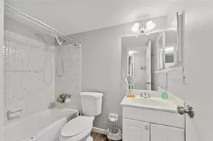 606 SW Natura Blvd, Deerfield Beach, FL 33441 - Photo 16
