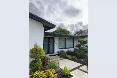 2350 NE 194th St, Miami, FL 33180 - Photo 2