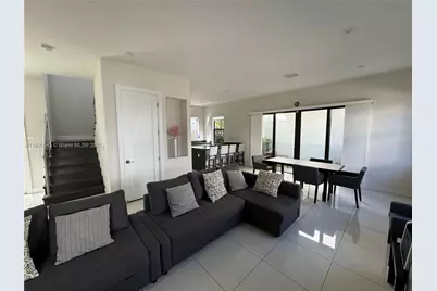 8283 NW 47th Ln, Doral, FL 33166 - Photo 4