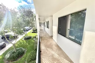 10540 E Clairmont Cir, Tamarac, FL 33321 - Photo 6