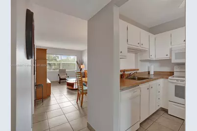 3506 NW 49th Ave #508, Lauderdale Lakes, FL 33319 - Photo 6