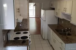 250 Jacaranda Dr, Plantation, FL 33324 - Photo 6