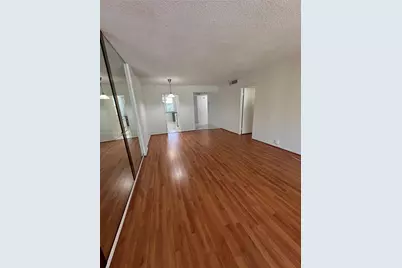 250 Jacaranda Dr #305, Plantation, FL 33324 - Photo 10
