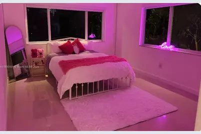 9240 Byron Ave, Surfside, FL 33154 - Photo 20