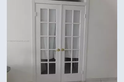 5005 Collins Ave #322, Miami Beach, FL 33140 - Photo 10