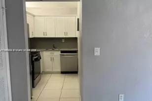 17530 NW 68th Ave, Hialeah, FL 33015 - Photo 2