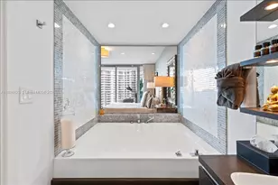 200 Biscayne Blvd Way, Miami, FL 33131 - Photo 16