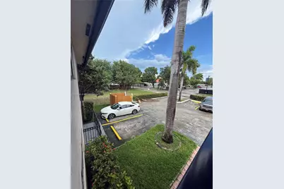 100 SE 5th Ave #1, Hallandale Beach, FL 33009 - Photo 6