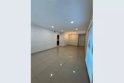 100 SE 5th Ave #1, Hallandale Beach, FL 33009 - Photo 8