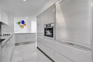 20191 E Country Club Dr, Aventura, FL 33180 - Photo 8