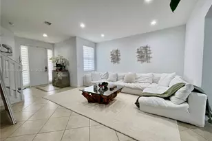 10807 NW 84th Ln, Doral, FL 33178 - Photo 8