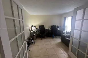 12 Madrid Ln, Davie, FL 33324 - Photo 10