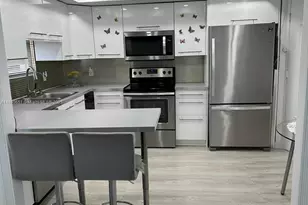 1301 NE Miami Gardens Dr, Miami, FL 33179 - Photo 2