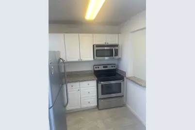 8500 Sunrise Lakes Blvd #106, Sunrise, FL 33322 - Photo 2