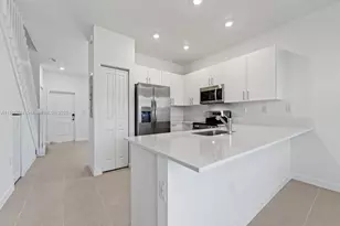 1537 SE 27th Rd, Homestead, FL 33035 - Photo 2