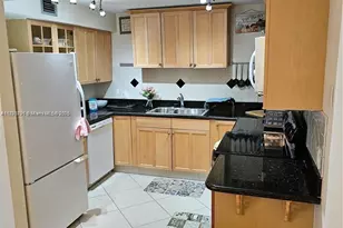 413 Greenbrier C, West Palm Beach, FL 33417 - Photo 6
