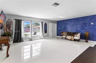 8517 NW 57th Ct, Tamarac, FL 33321 - Photo 4