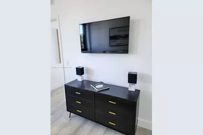 121 NE 34th St #908, Miami, FL 33137 - Photo 10