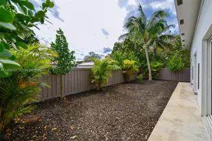 635 SW 9th St, Hallandale Beach, FL 33009 - Photo 30