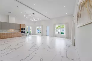 635 SW 9th St, Hallandale Beach, FL 33009 - Photo 2