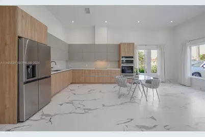 635 SW 9th St, Hallandale Beach, FL 33009 - Photo 8