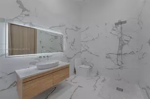 635 SW 9th St, Hallandale Beach, FL 33009 - Photo 14