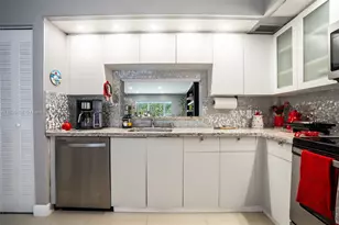 1201 SW 128th Terrace, Pembroke Pines, FL 33027 - Photo 8