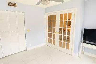 4231 SW 70th Ter, Davie, FL 33314 - Photo 8