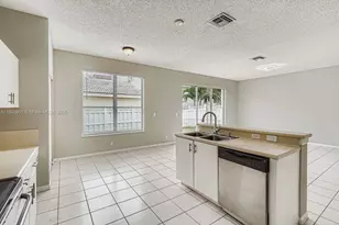 2015 SW 159th Ave, Miramar, FL 33027 - Photo 10